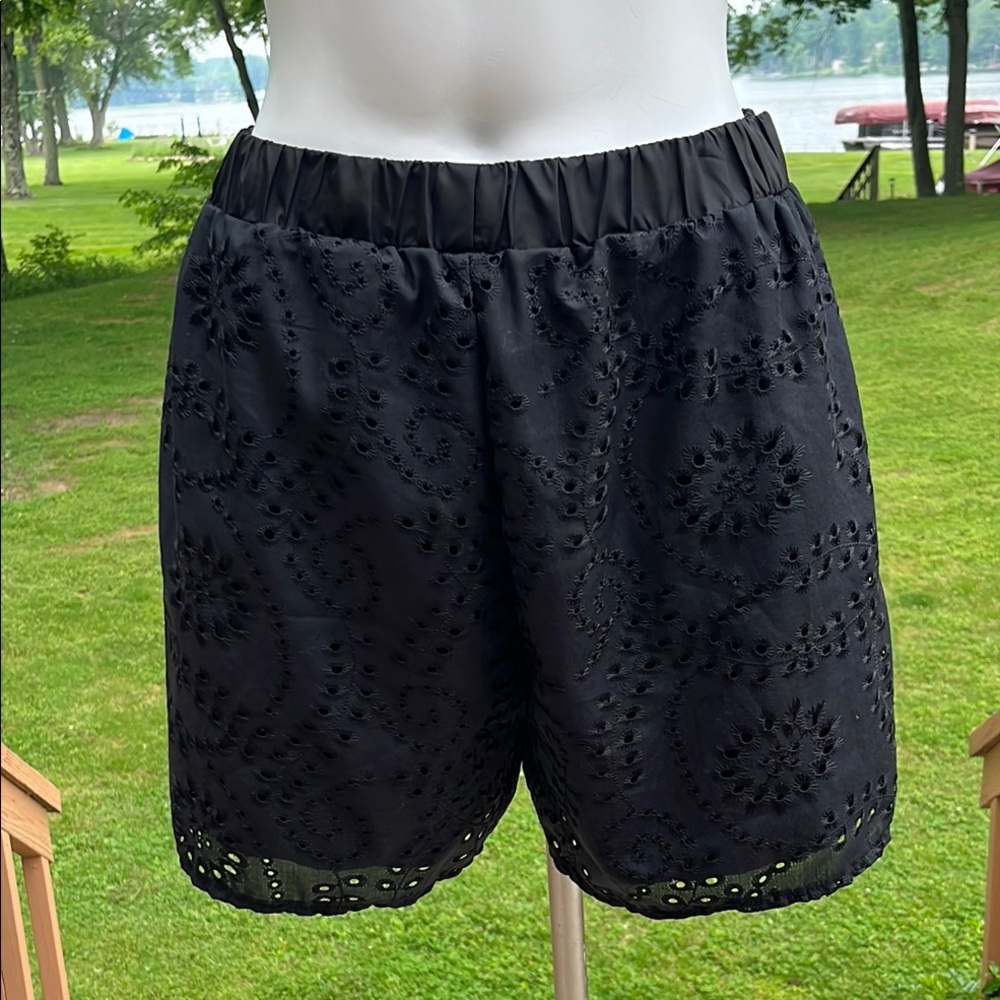 NWOT SHEIN black eyelet shorts M-L